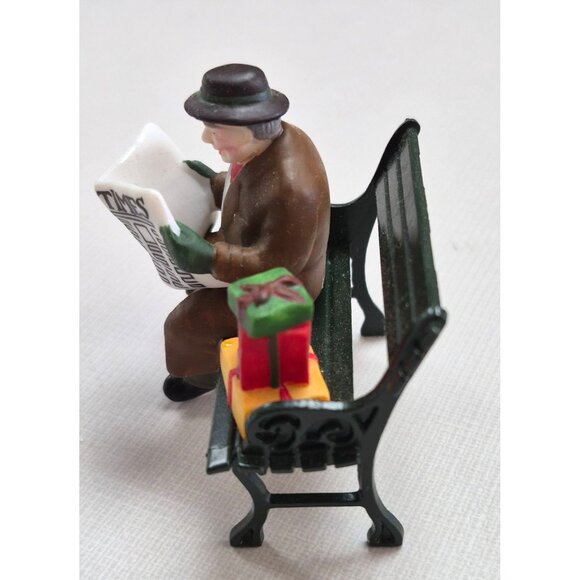 Department 56 "Rest Ye Merry Gentleman" Heritage Village Christmas Figurine - Picture 2 of 9